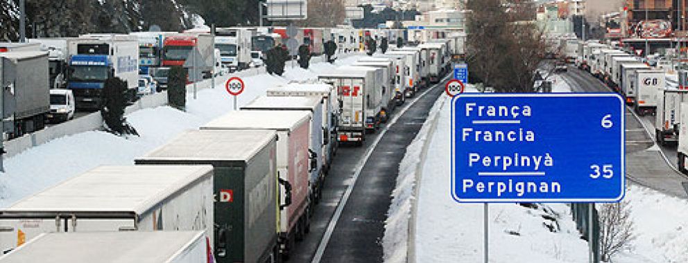 Foto: Cinco mil camiones se quedan bloqueados en Girona al no poder cruzar a Francia