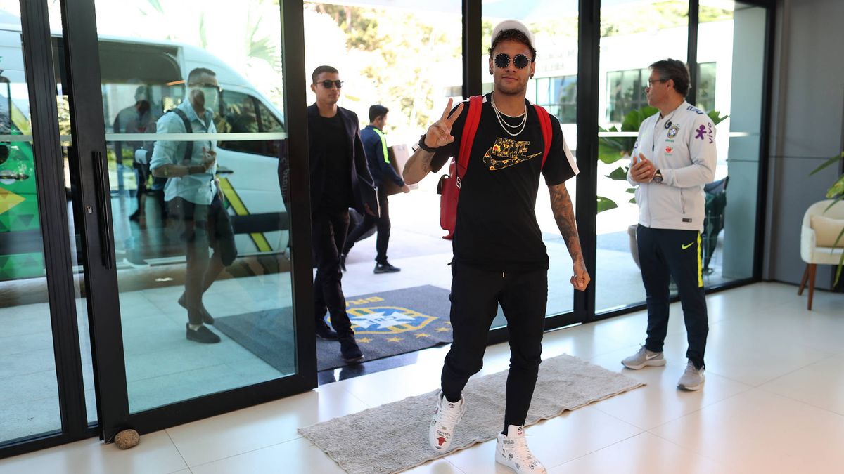 Neymar y su Brasil: llegada en helicóptero a la concentración... y al dentista