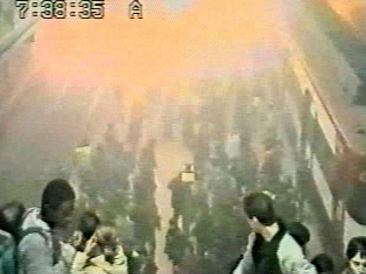 Imagen tomada por las cámaras de seguridad del momento de la explosión en Atocha.