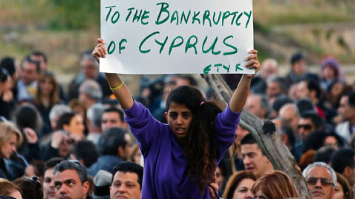 El Eurogrupo decide hoy el rescate a Chipre tras la falta de acuerdo definitivo con la troika