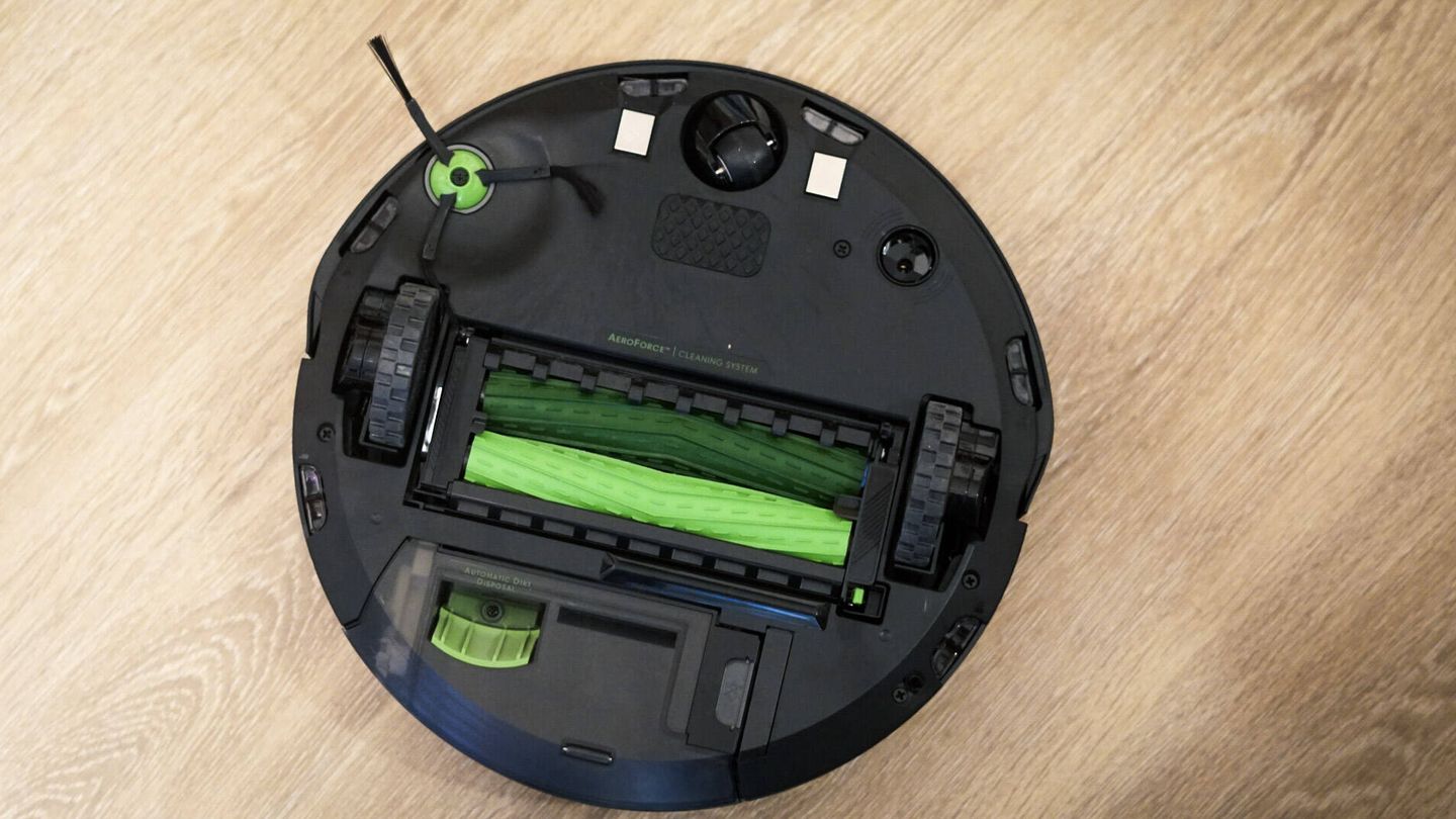 Probamos la Roomba j7+: el aspirador inteligente capaz de evitar obstáculos