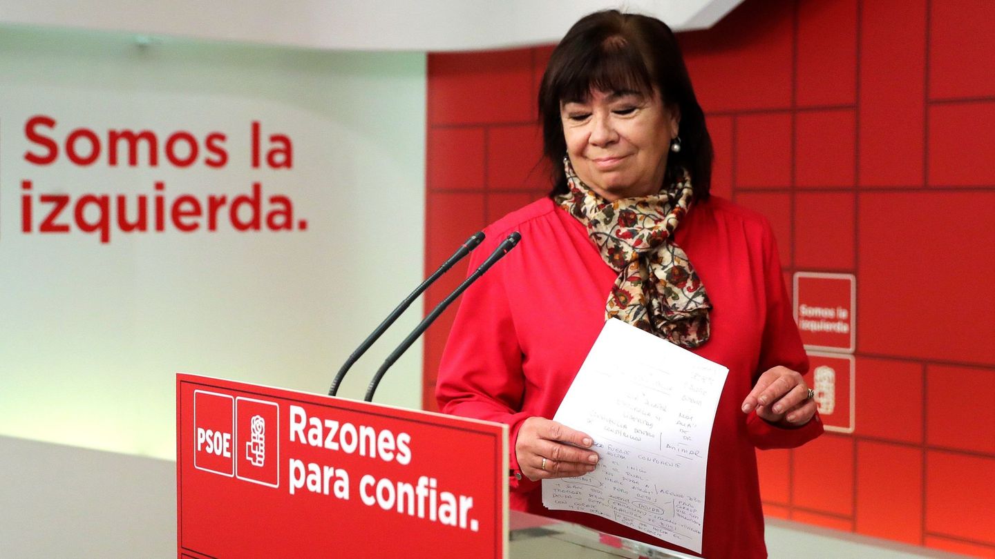 La presidenta del PSOE, Cristina Narbona, durante la rueda de prensa este martes. (EFE)