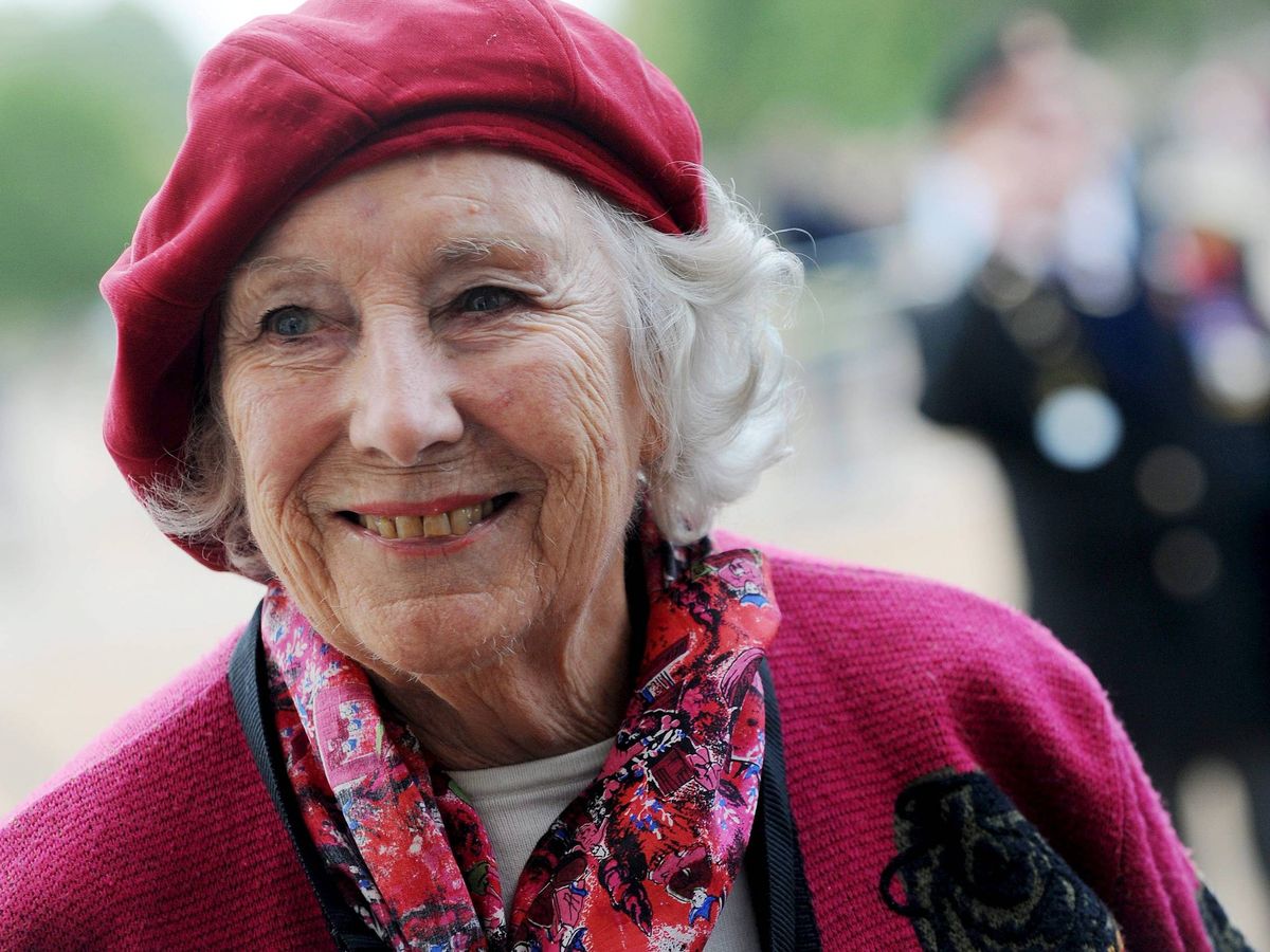 Foto: Vera Lynn fallecía a los 103 años de edad en su casa de Inglaterra (EFE/Andy Rain)
