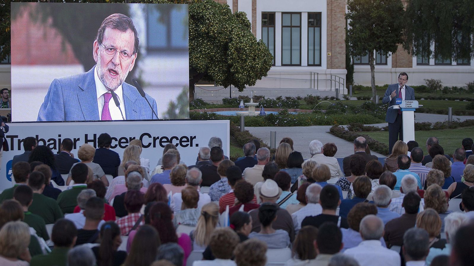 Foto: Rajoy, en un mitin en Málaga. (Efe)