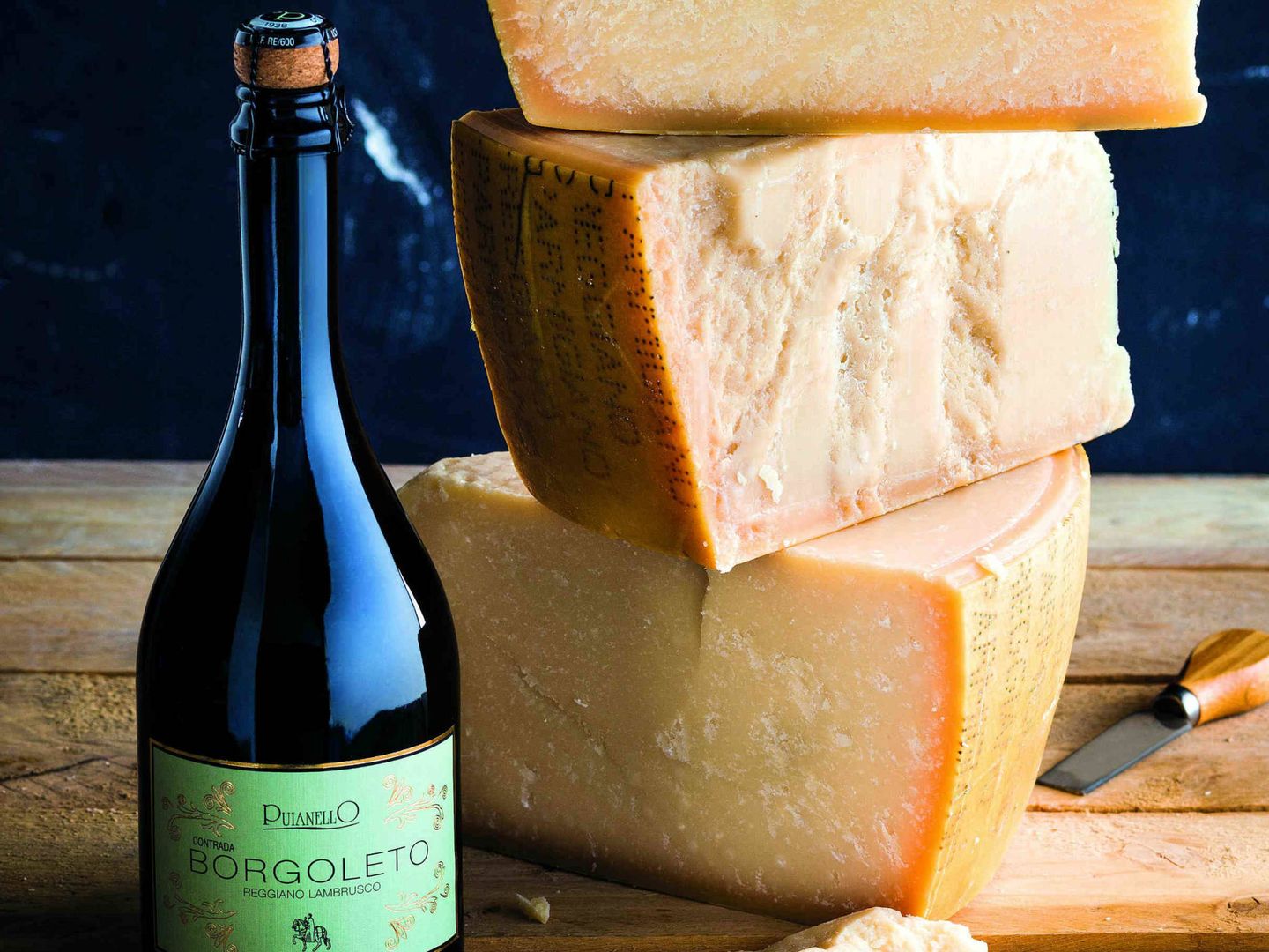 Este queso parmesano Ferrarini puedes maridarlo con un lambrusco Borgoleto.