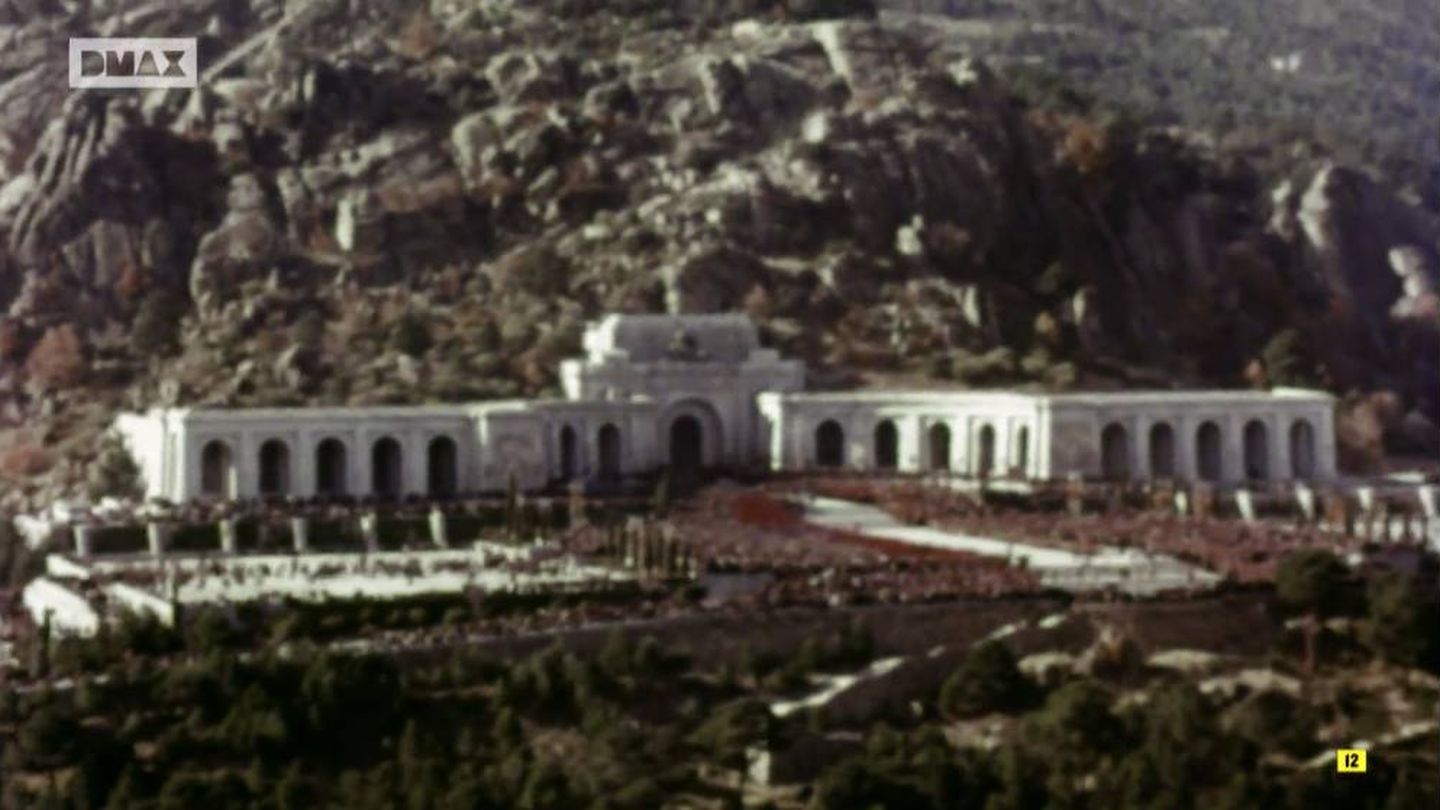 El Valle de los Caídos, el día del entierro de Franco. (DMAX)