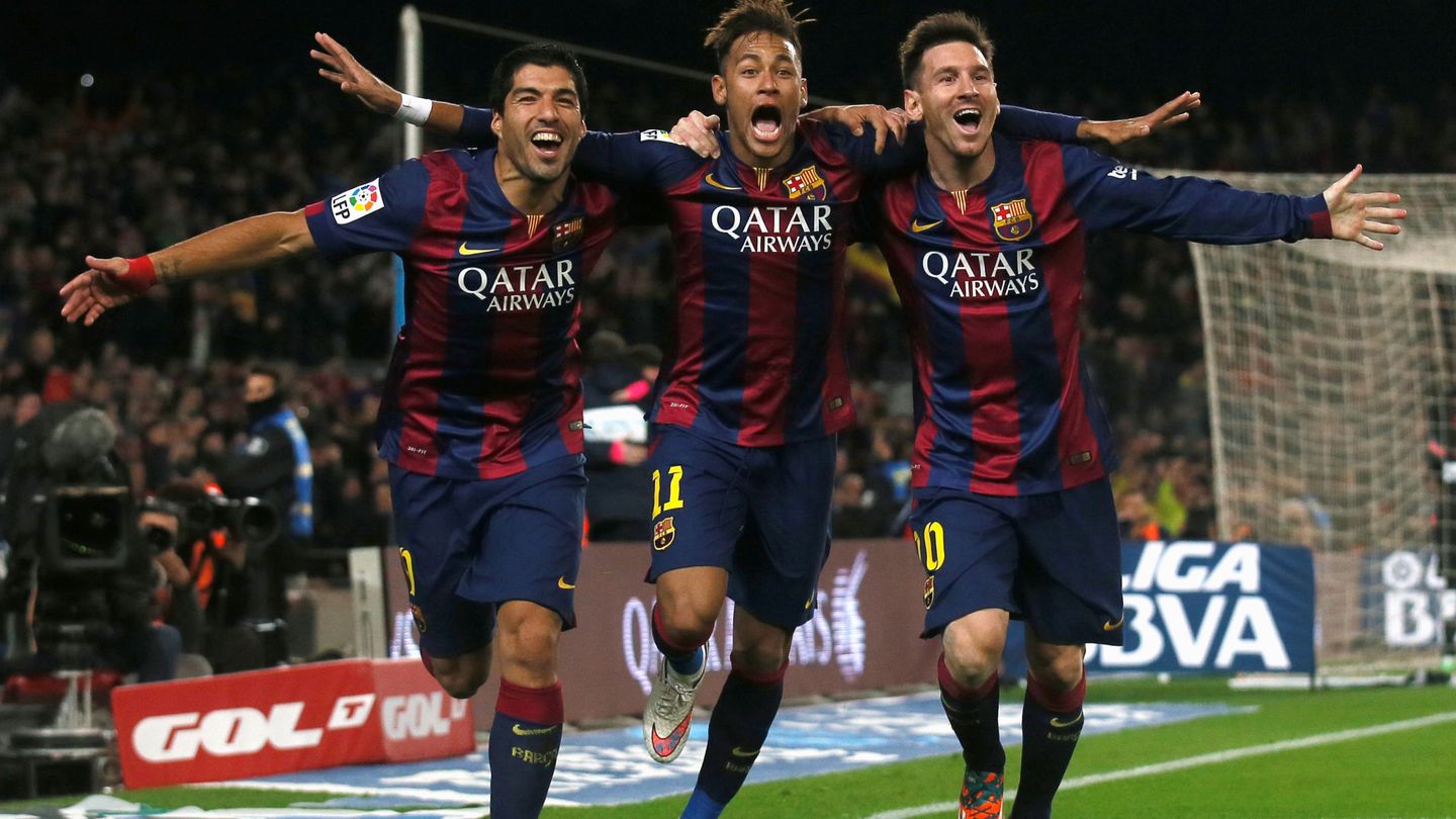 Luis Suárez, Neymar y Messi celebran un gol en un partido del Barcelona. (Efe)