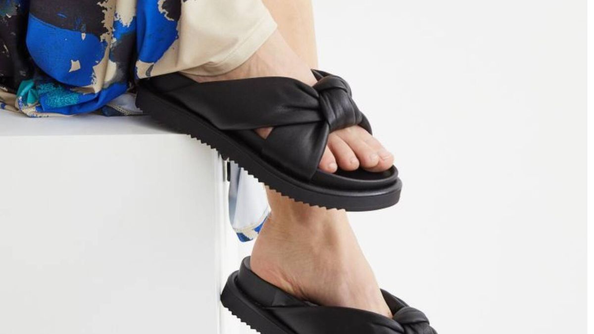 De Zara a H&M: las primeras sandalias planas de la temporada desde 20 euros
