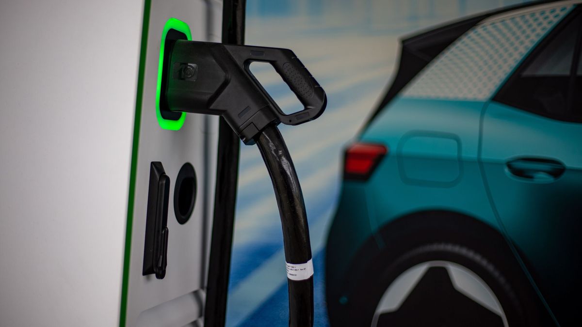 China inventa una batería para dar al coche eléctrico las ventajas de la gasolina  