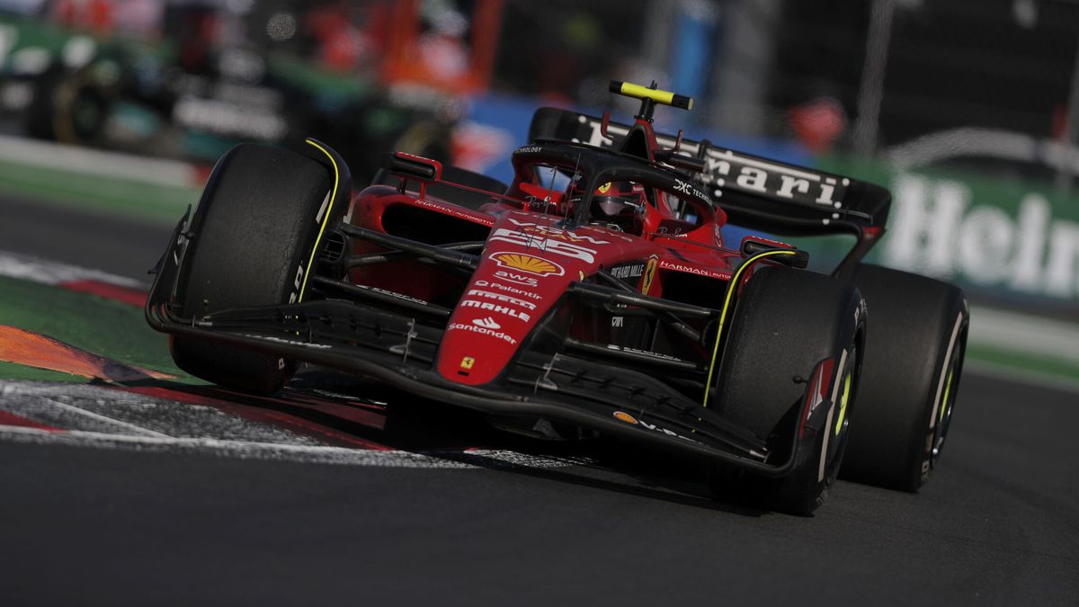 Carlos Sainz empata con Fernando Alonso tras un rutinario día de oficina para Ferrari