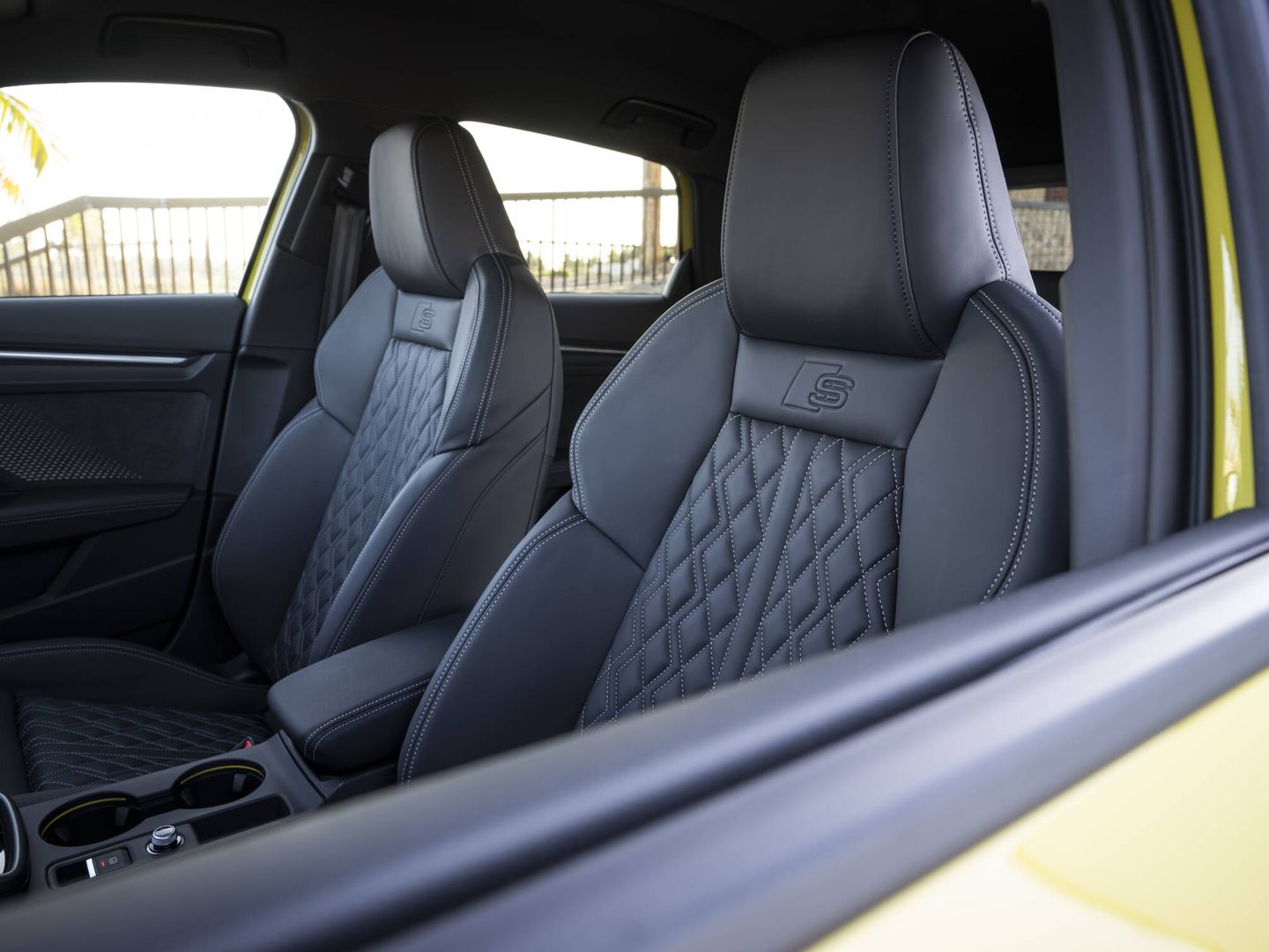 Audi afirma que los detalles del acabado S line están inspirados en los modelos RS.