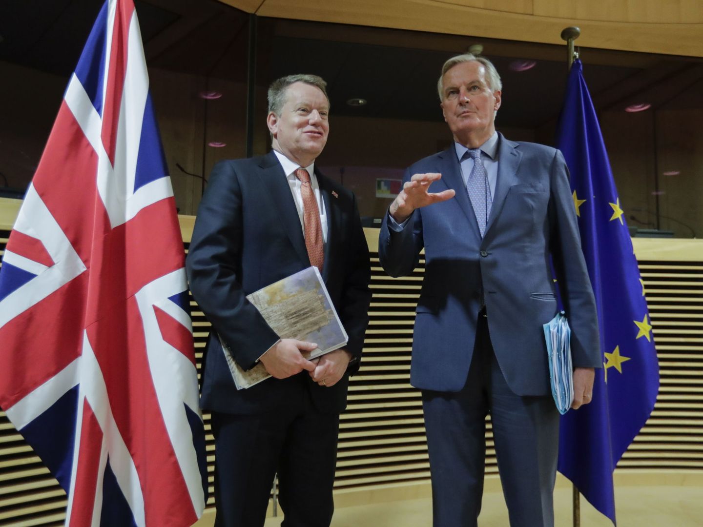 Barnier junto a su homólogo británico, David Frost. (EFE)