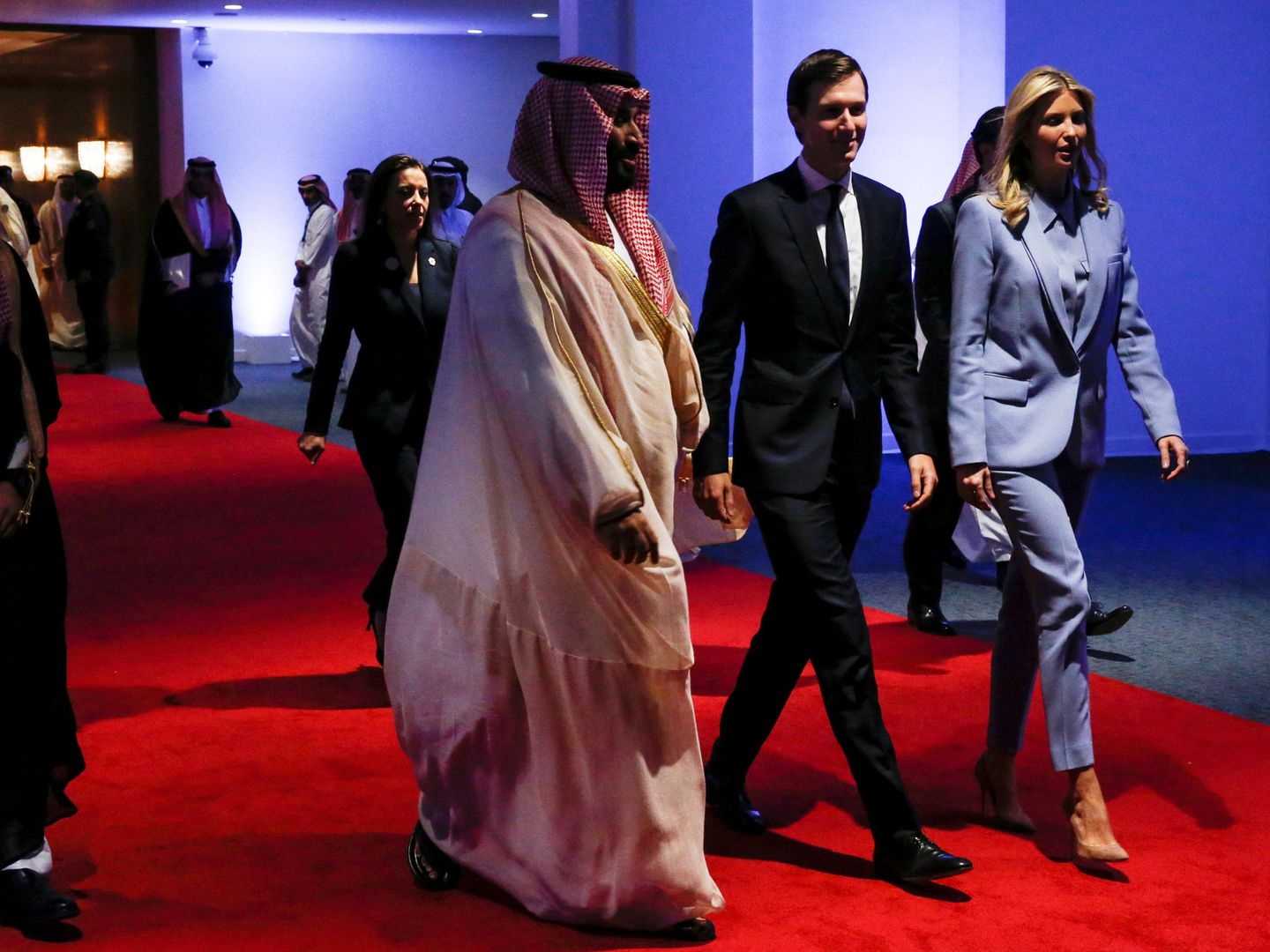 Saudi Arabia's Deputy Crown Prince Mohamed Bin Salman con Jared Kushner e Ivanka Trump en Riad, en mayo de 2017. (Reuters)