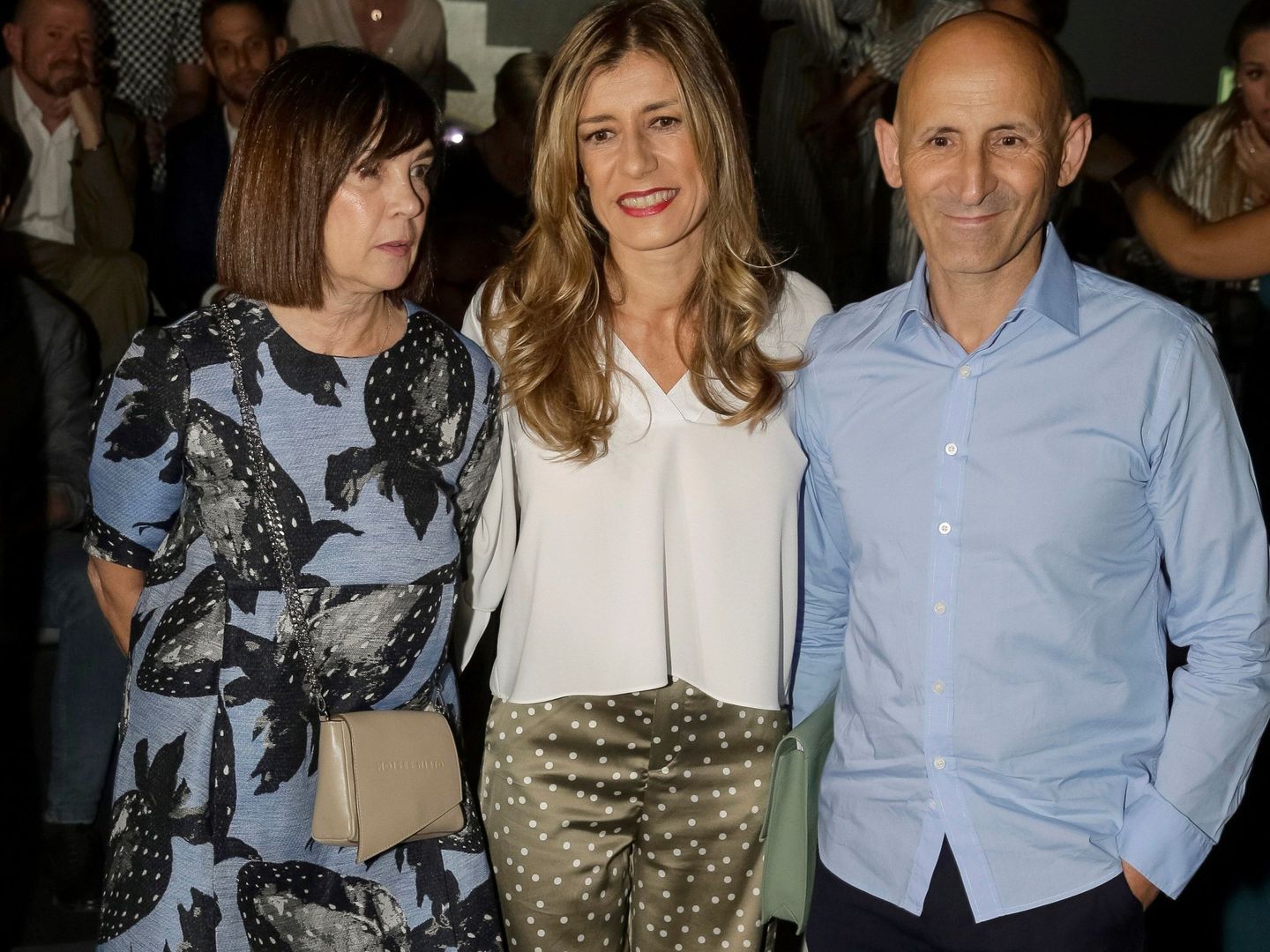 Charo Izquierdo (directora de la Mercedes-Benz Fashion Week Madrid), Begoña Gómez y Modesto Lomba. (EFE)