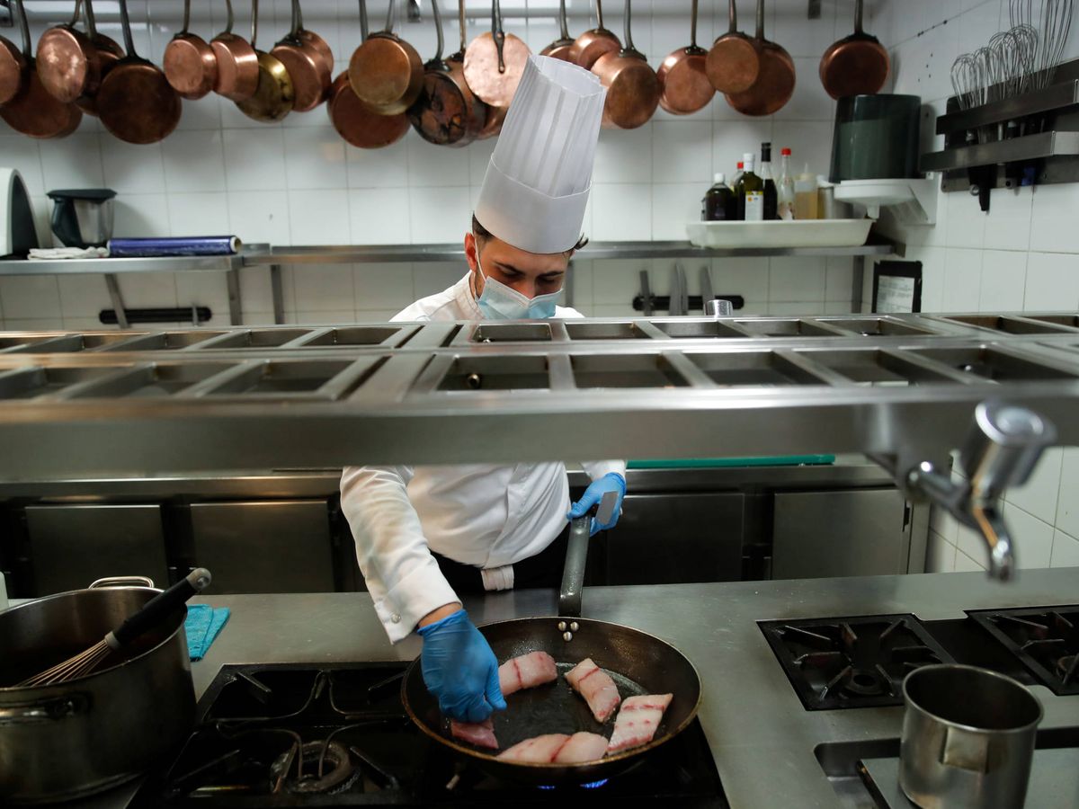 Foto: El chef Quentin, del estrella Michelin Le Chiberta, en París. (Reuters)