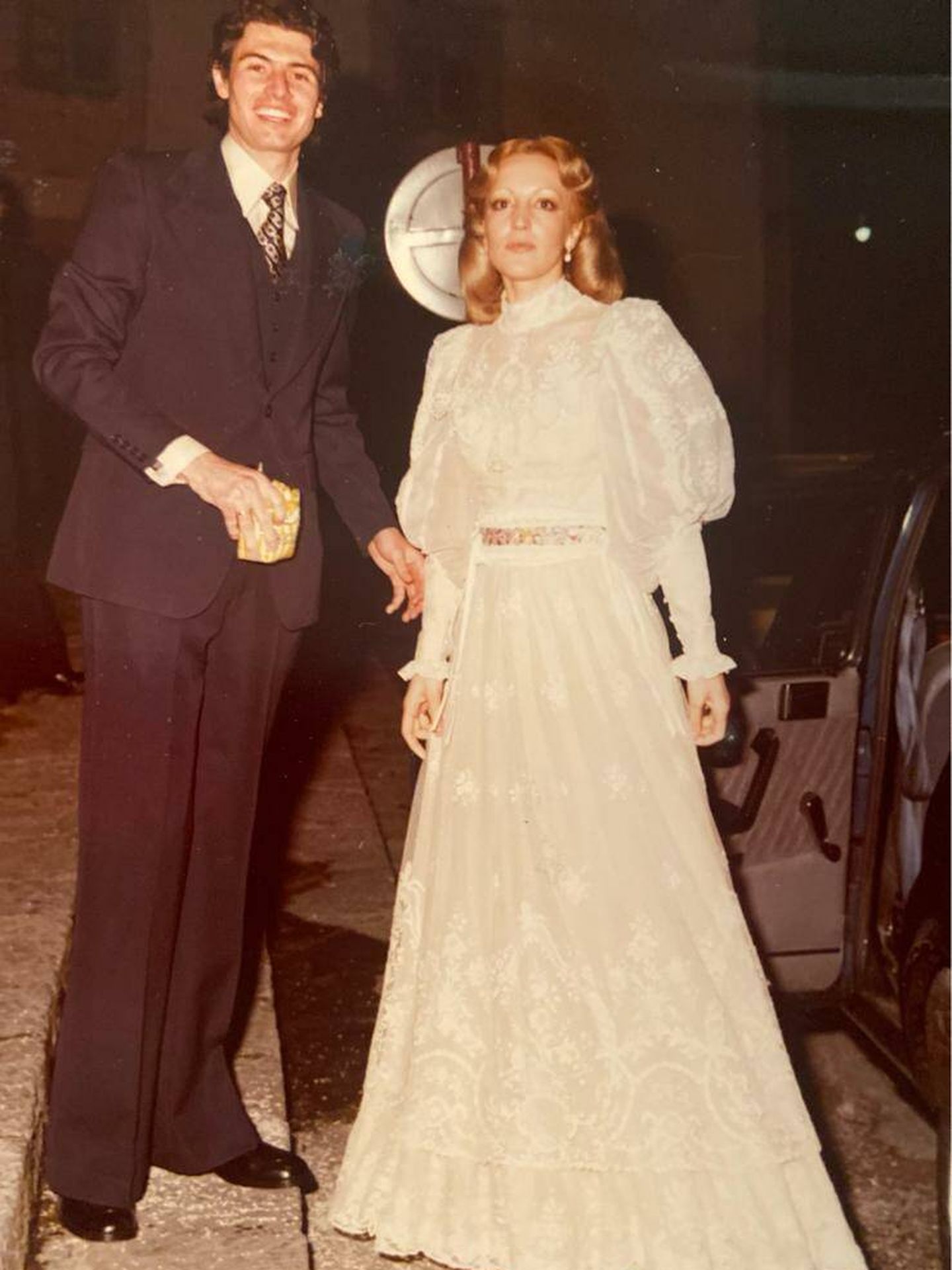 Carmen Lomana y Guillermo Capdevila, el día de su boda. (Cortesía)