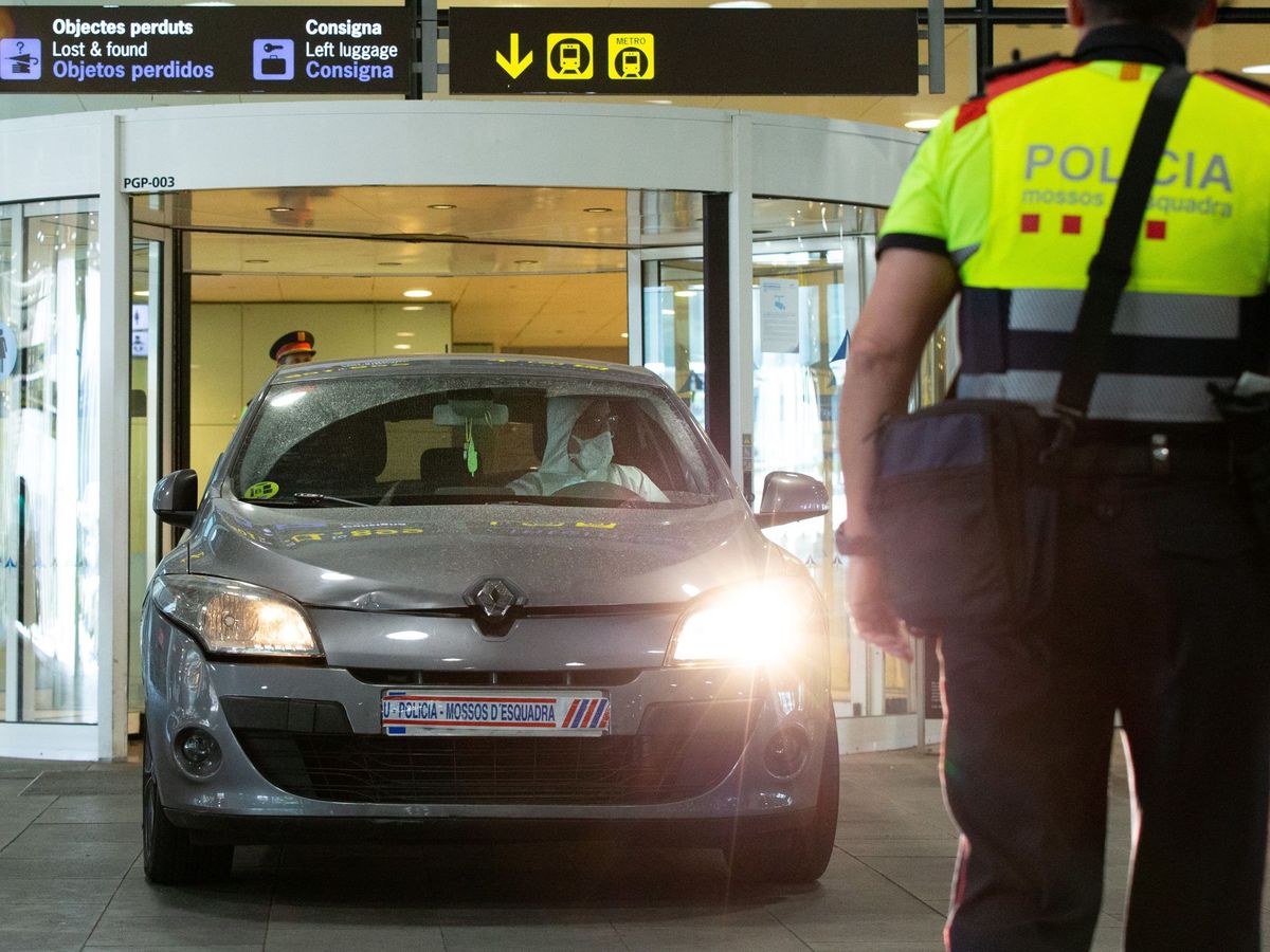 Foto: Los delitos registrados en el aeropuerto sitúan a la localidad de El Prat a la cabeza de ciudades más inseguras, por delante de Barcelona, Torrevieja y Marbella. (EFE)