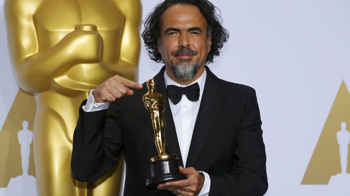 Alejando González Iñárritu con un premio oscar