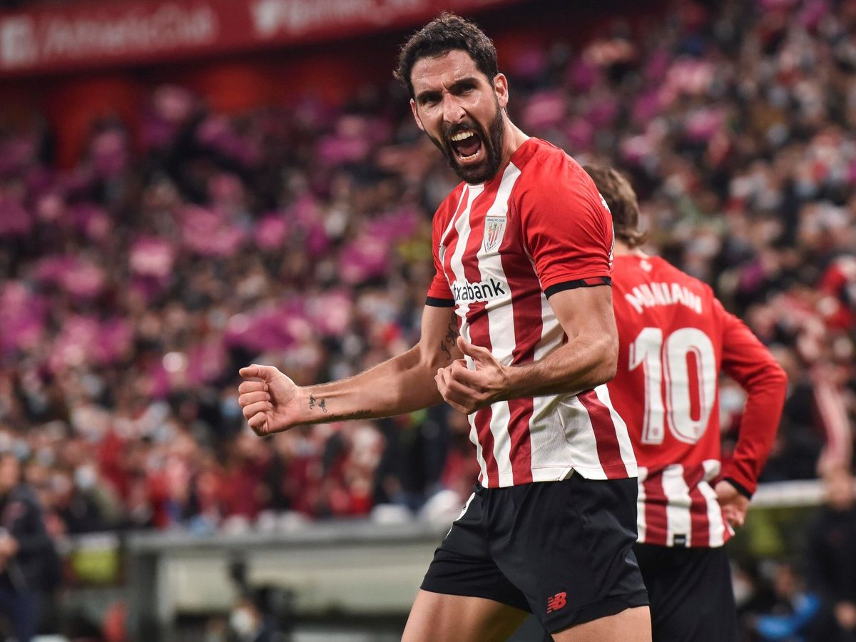 Foto: Raúl García celebra un gol en un partido del Athletic. (EFE/Miguel Toma)