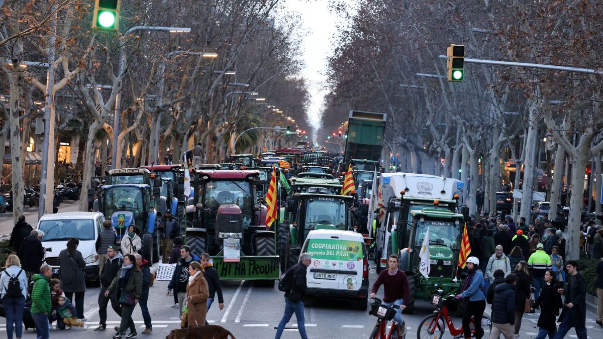 Los agricultores toman Barcelona y estallan contra la Generalitat a huevazos: "Lo queremos todo"