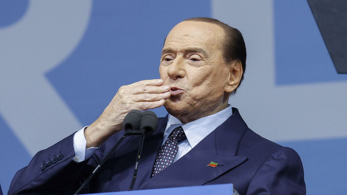 Berlusconi, absuelto de comprar el silencio de los asistentes a sus fiestas 'bunga-bunga'