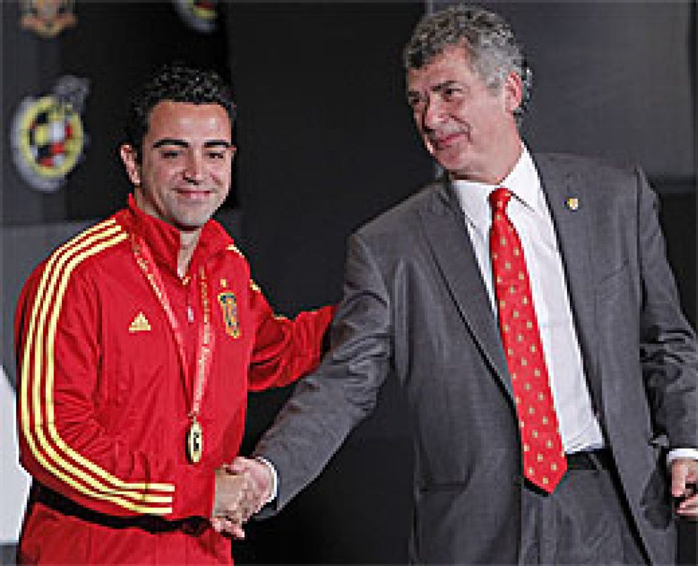 Foto: Xavi: "Soy feliz jugando con España, tengo la misma ilusión que el primer día"