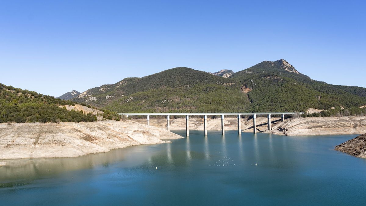 Cataluña declara la emergencia por sequía: las restricciones de agua en Barcelona y 200 municipios