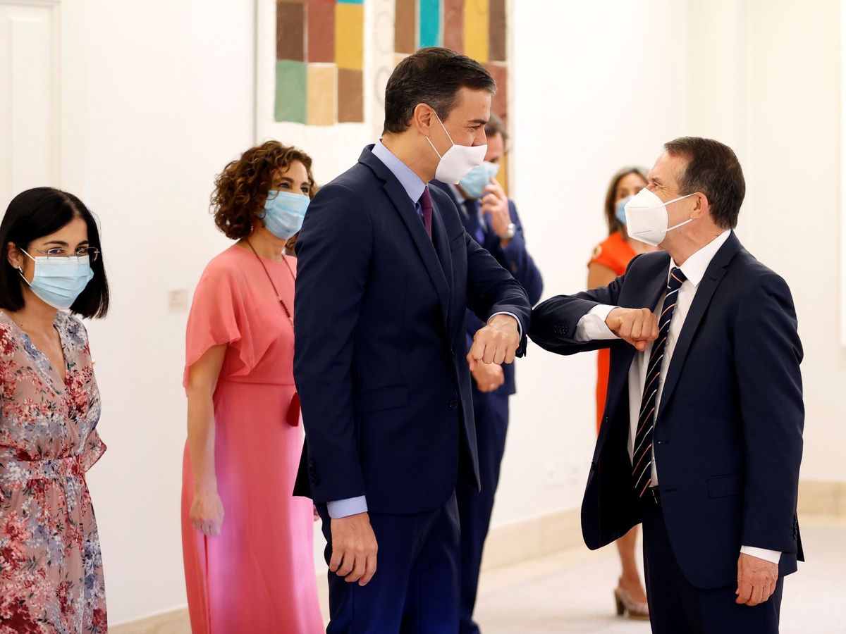 Foto: Sánchez y Caballero celebran el acuerdo de la discordia. (EFE)