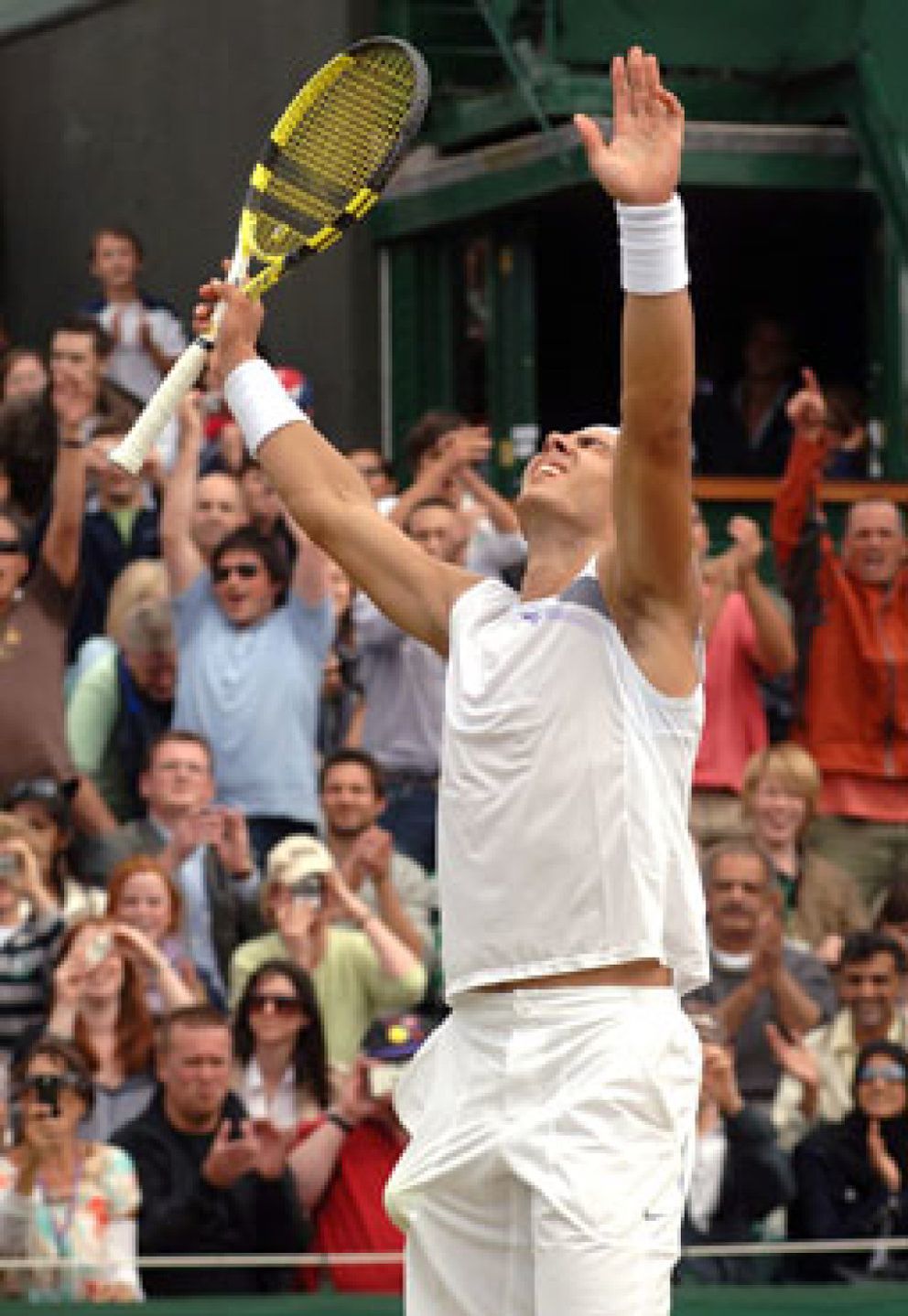 Foto: Nadal echa el resto para ganar y Ferrero, aplazado