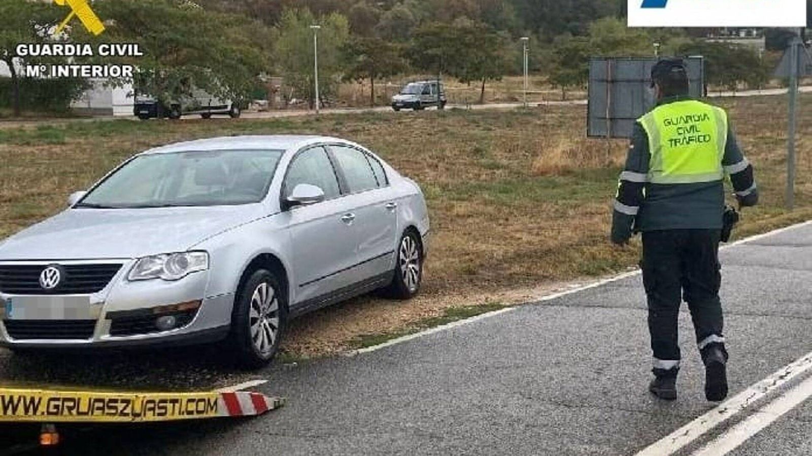 Herido un conductor de 84 años al ser atropellado por su coche en Allín (Navarra)