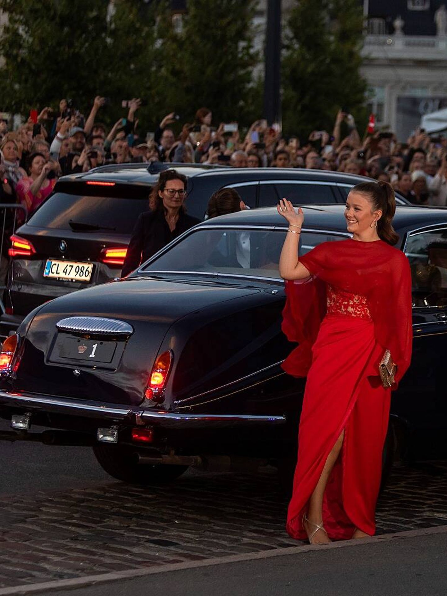 Isabella, a su llegada al Teatro Real de Copenhague. (Getty)
