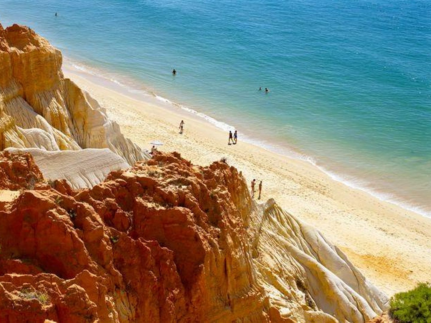 La playa de Falésia (Foto: Turismo del Algarve)