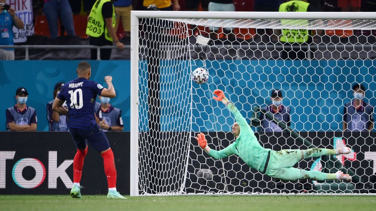 Mbappé falla el penalti decisivo en la tanda y Suiza elimina a la campeona del mundo (3-3)