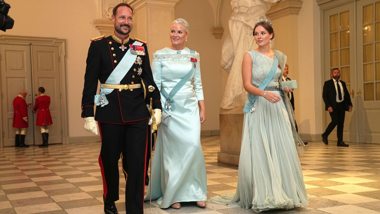 Haakon, Mette-Marit e Ingrid. (Reuters)