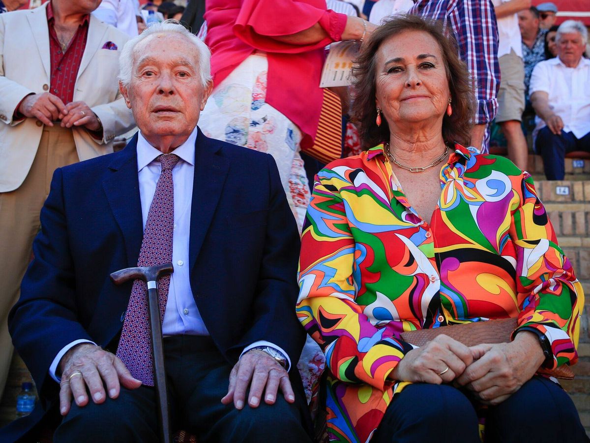 Foto: Carmen Terro y Curro Romero, en una imagen de archivo. (EFE/Julio Martínez)