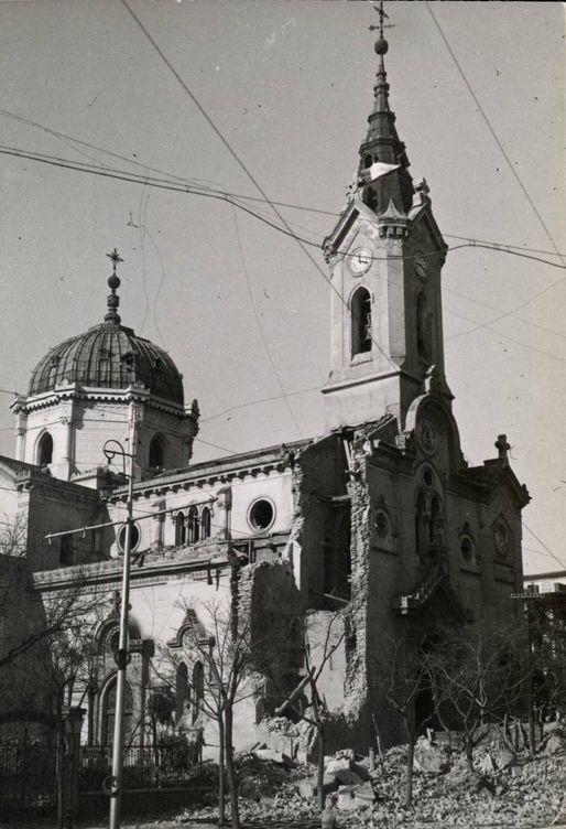 Iglesia del Buen Suceso, en la calle de la Princesa, tras los bombardeos de la Guerra Civil. (Cedida: Biblioteca Digital HIspánica)