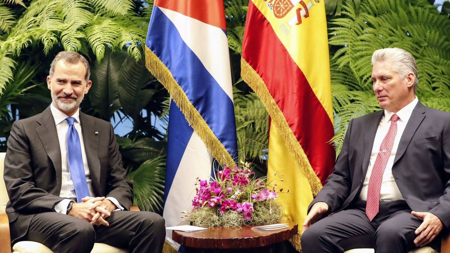 El rey de España, Felipe VI y el presidente de Cuba, Miguel Díaz-Canel. (EFE)