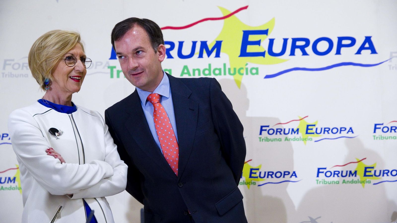 Foto: Rosa Díez junto al cabeza de UPyD en Andalucía Martín de la Herrán (EFE)
