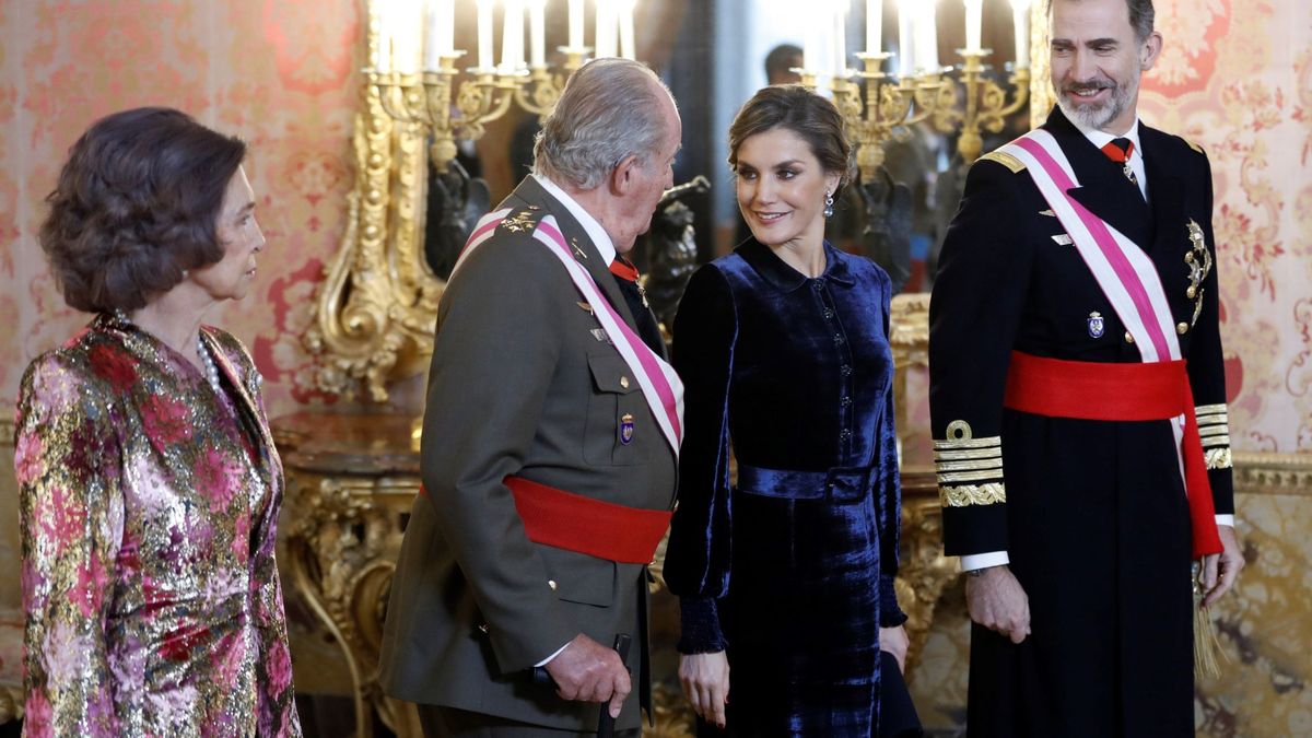 Felipe VI homenajea al rey emérito por "tantos años de lealtad con España"