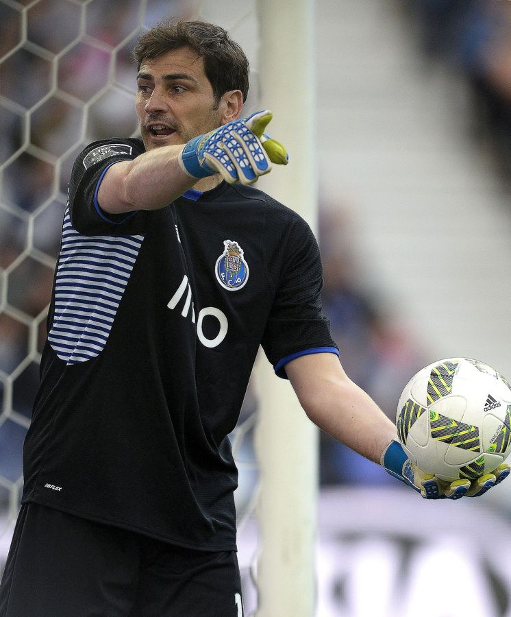Foto: Iker Casillas, durante el Oporto-Sporting. (EFE)