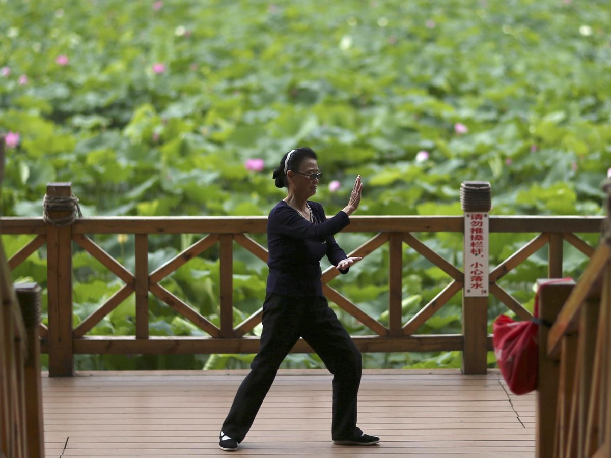 Foto: Harvard lo tiene claro: el taichí es el deporte para estar en forma el resto de tu vida (Reuters/Wong Campion)