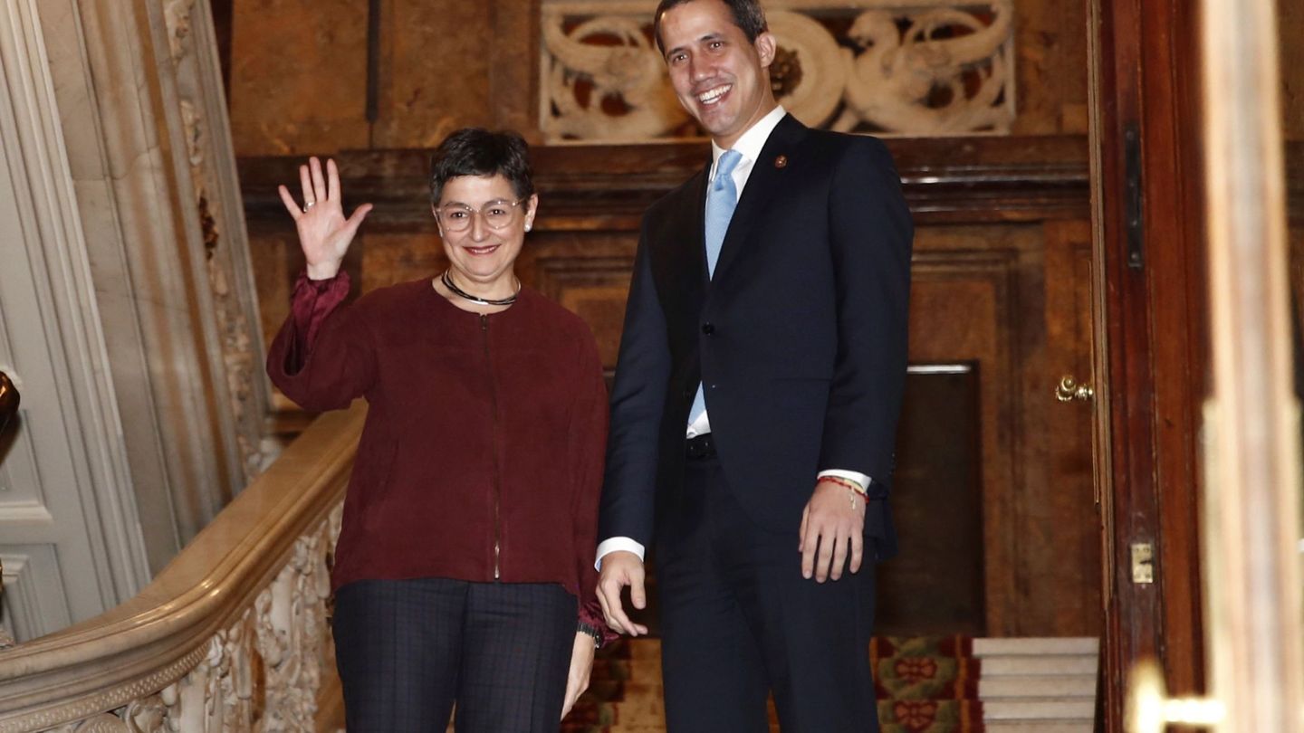 La Ministra de Asuntos Exteriores de España Arancha González Laya, y el presidente de la Asamblea Nacional de Venezuela, Juan Guaidó. (EFE)