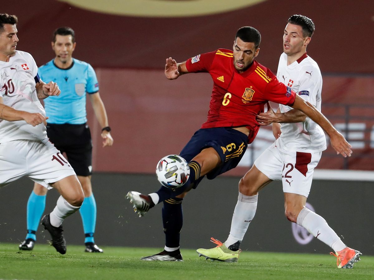 Foto: El realista Mikel Merino, en el partido de la Selección española contra Suiza. (EFE)