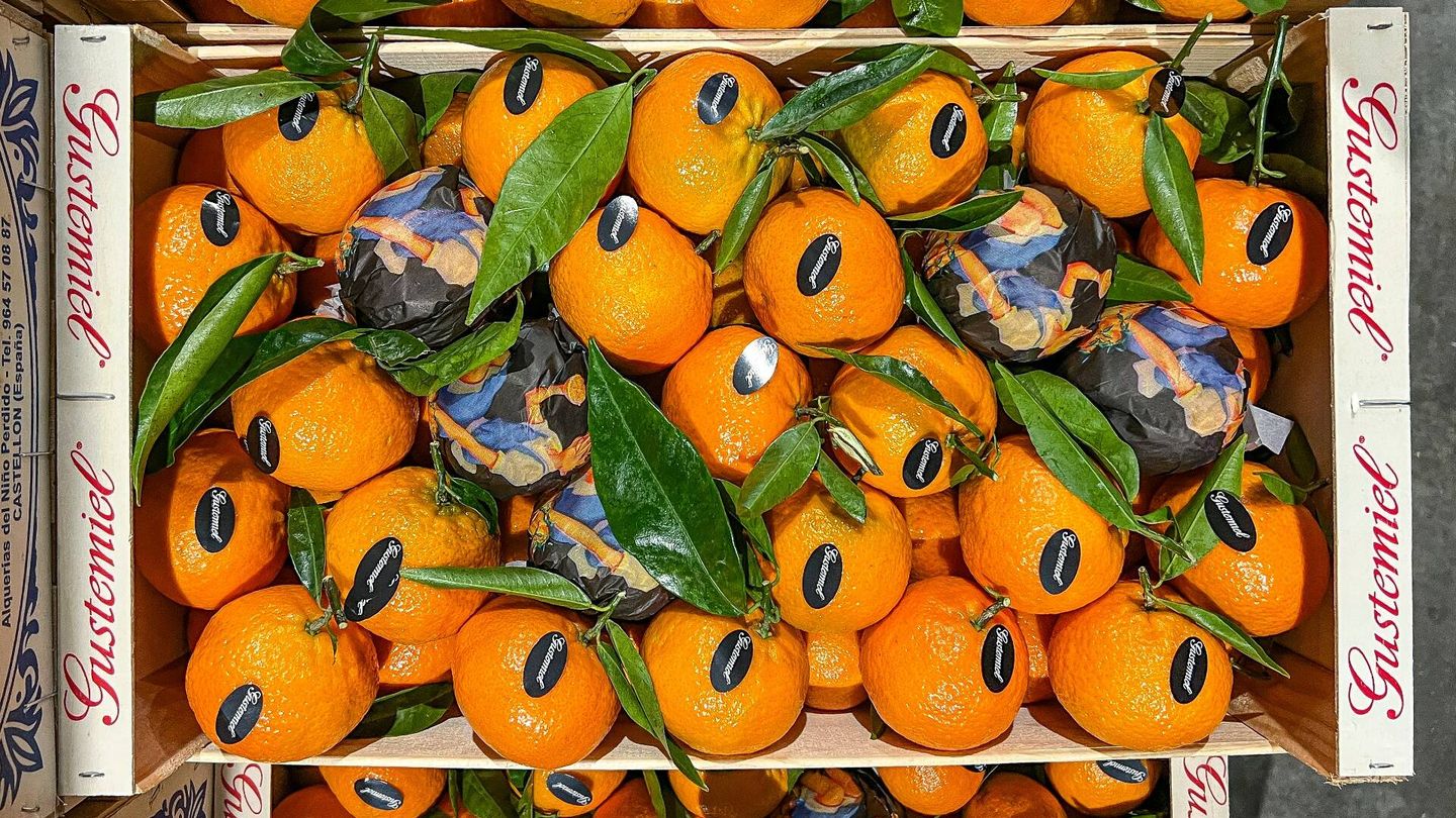 Una caja de naranjas expuesta en 'Frutas de Diseño'. (Cedida)