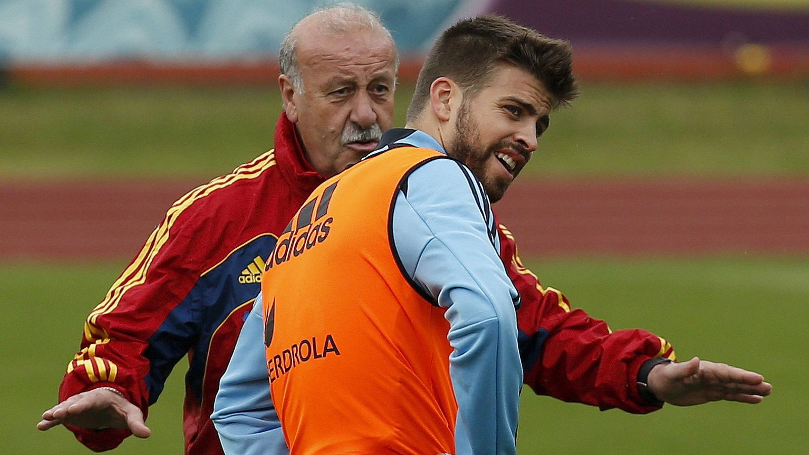 Foto: Del Bosque y Piqué, durante un entrenamiento de la Selección (EFE)