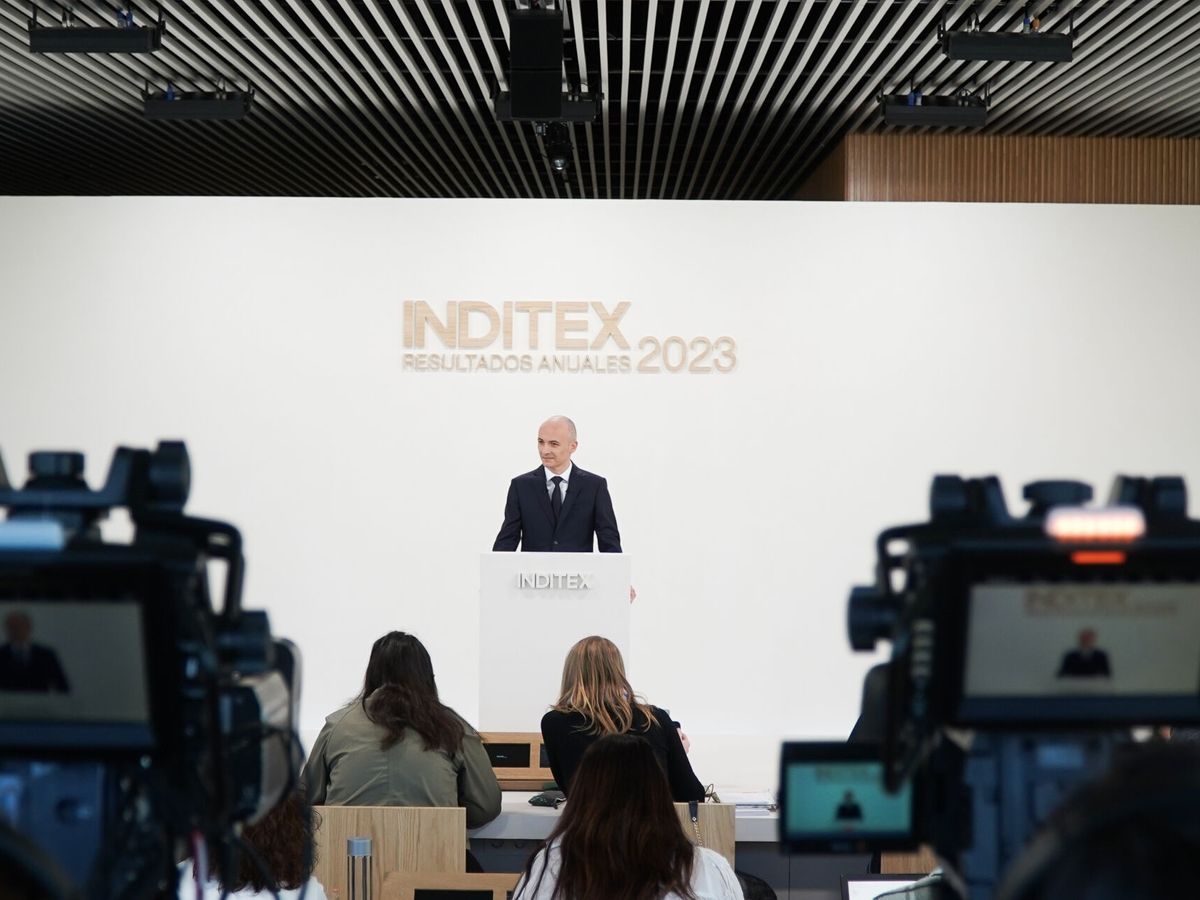 Foto: El consejero delegado de Inditex, Oscar García Maceiras, durante la presentación de los resultados correspondientes a su ejercicio fiscal 2023. (EFE/Kiko Delgado)