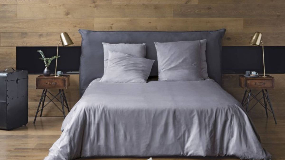 Mesitas de noche de Ikea y Maisons du Monde para un dormitorio diferente