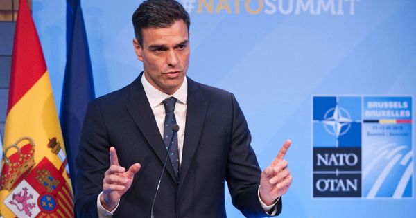 Foto: El jefe del Gobierno español, Pedro Sánchez, durante la rueda de prensa que ofreció en la cumbre de la OTAN. (EFE)