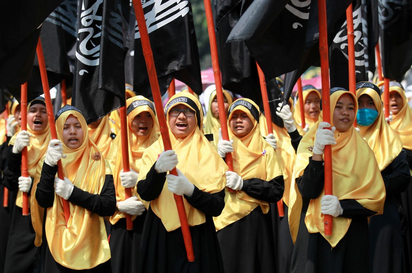 Manifestación en Indonesia a favor de la acogida de inmigrantes musulmanes. (Efe)