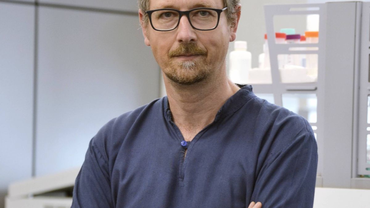 Este científico español recogía chicles del suelo y acaba de ganar un 'anti-Nobel'